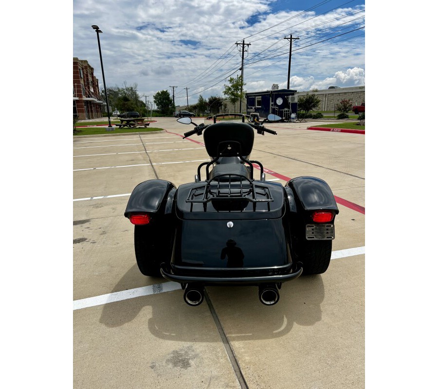 2016 Harley-Davidson Freewheeler Vivid Black