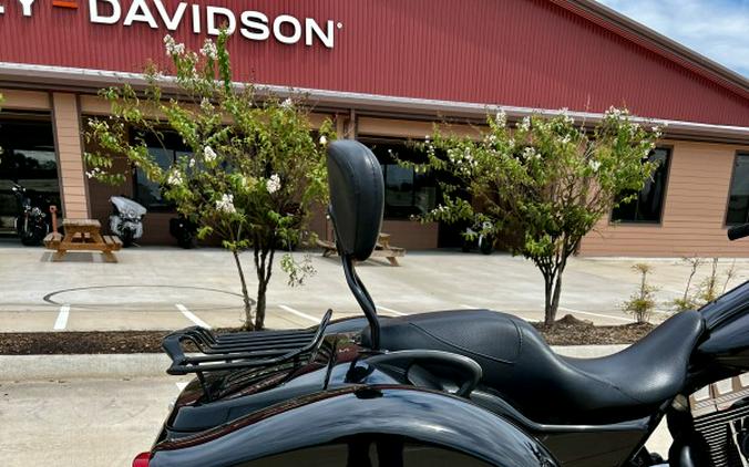 2016 Harley-Davidson Freewheeler Vivid Black