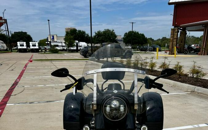 2016 Harley-Davidson Freewheeler Vivid Black