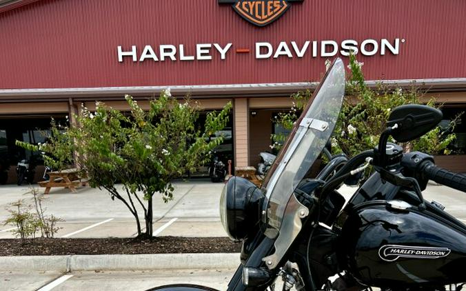 2016 Harley-Davidson Freewheeler Vivid Black