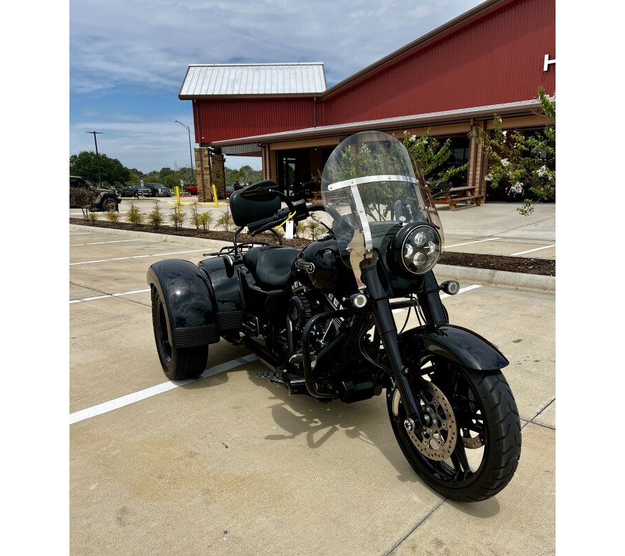 2016 Harley-Davidson Freewheeler Vivid Black