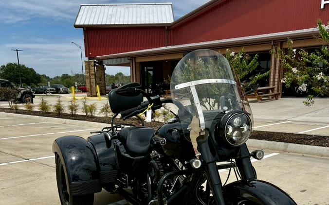 2016 Harley-Davidson Freewheeler Vivid Black