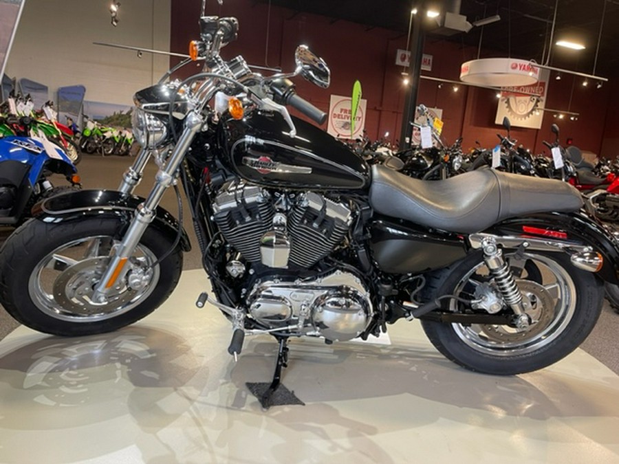 2013 Harley-Davidson Sportster 1200 Custom