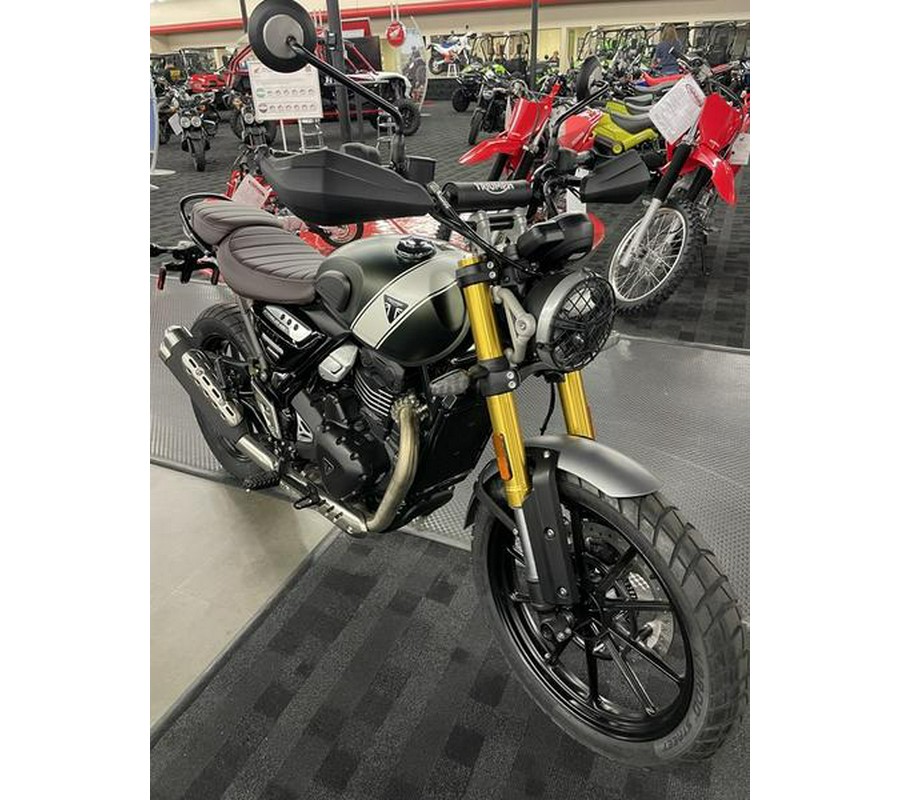 2024 Triumph Scrambler 400 X Matte Khaki Green / Fusion White