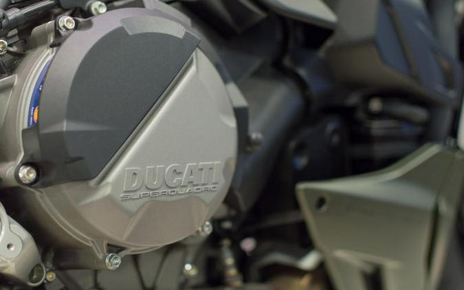 2024 Ducati Streetfighter V2 Storm Green