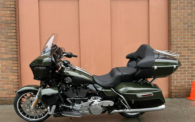 Harley-Davidson® Street Glide Limited Olive Steel Metallic / Vivid Black