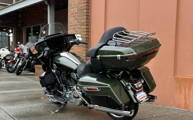 Harley-Davidson® Street Glide Limited Olive Steel Metallic / Vivid Black