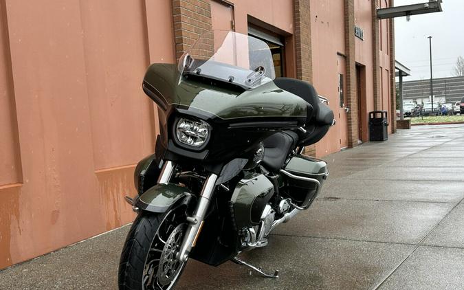Harley-Davidson® Street Glide Limited Olive Steel Metallic / Vivid Black