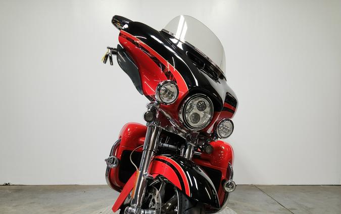2016 Harley-Davidson® CVO Electra Glide Ultra Limited - FP8536