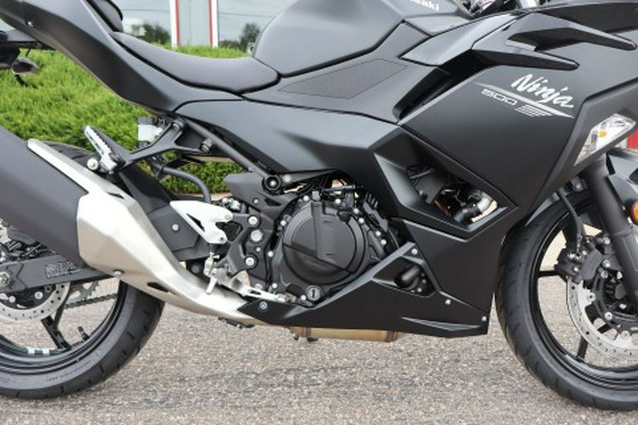2026 Kawasaki Ninja® 500