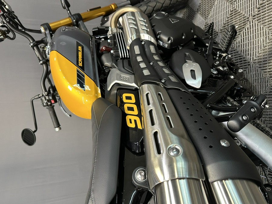2026 TRIUMPH SCRAMBLER 900