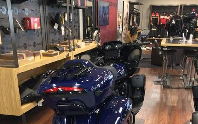 2024 Indian Motorcycle® Pursuit® Dark Horse® Springfield Blue