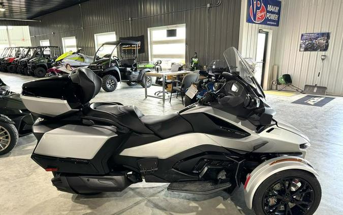 2023 Can-Am® Spyder RT Limited Dark Wheels