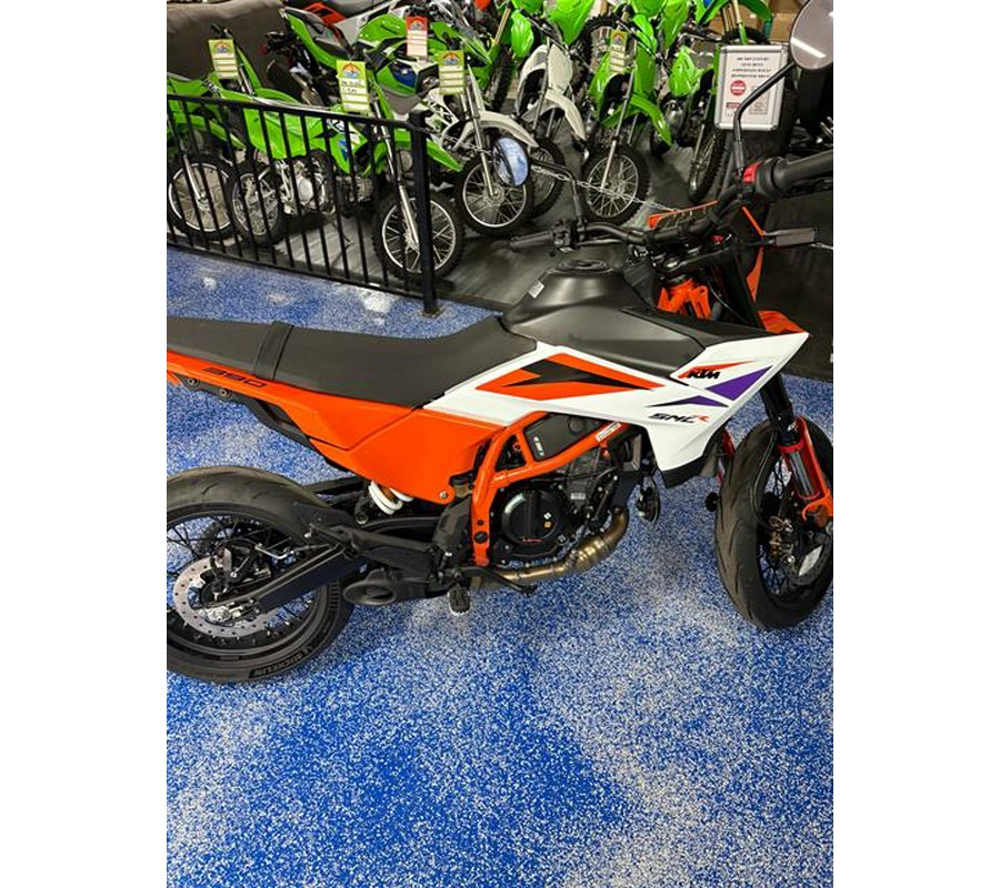 2026 KTM 390 SMC R
