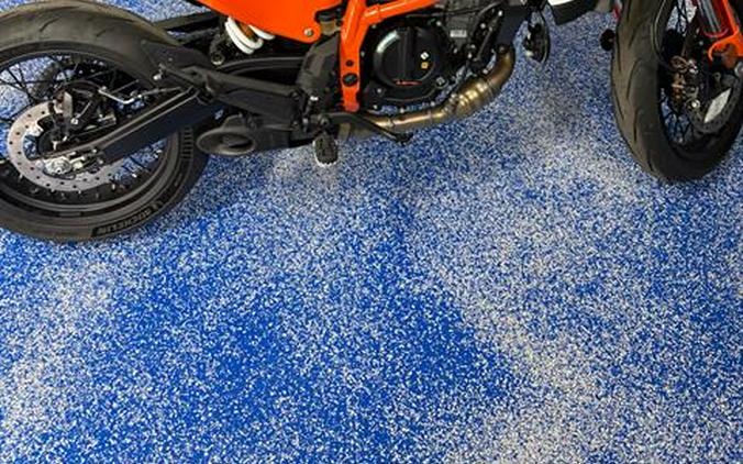 2026 KTM 390 SMC R