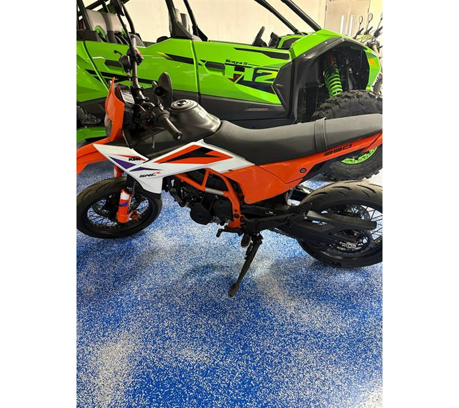 2026 KTM 390 SMC R