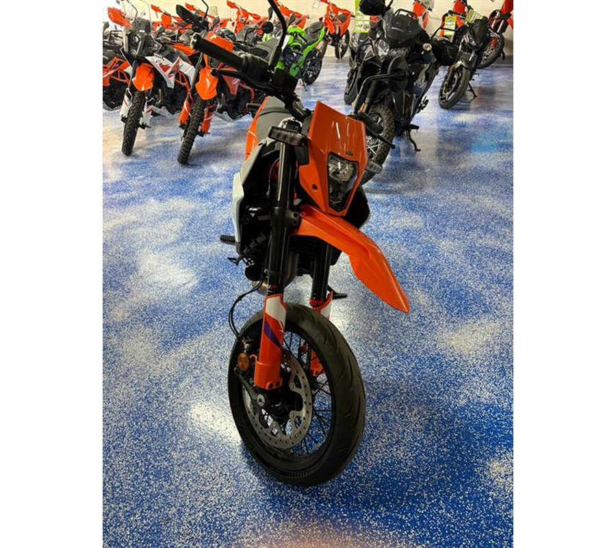 2026 KTM 390 SMC R