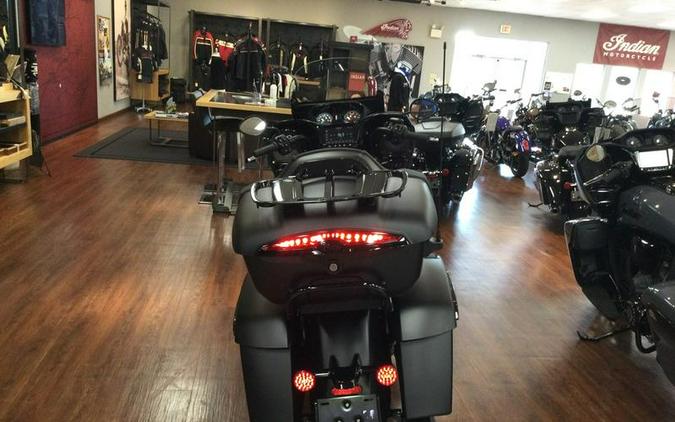 2024 Indian Motorcycle® Pursuit® Dark Horse® with PowerBand Audio Package Black Smoke