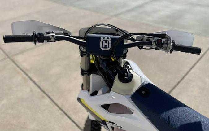 2025 Husqvarna TE 300