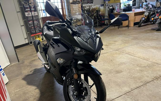 2026 Kawasaki Ninja® 500 ABS