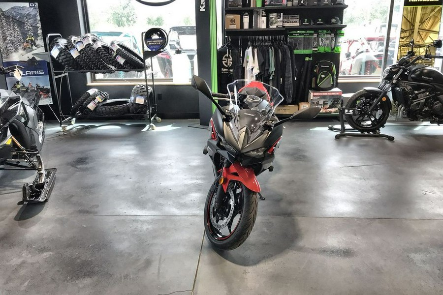 2025 Kawasaki Ninja® 500 SE ABS