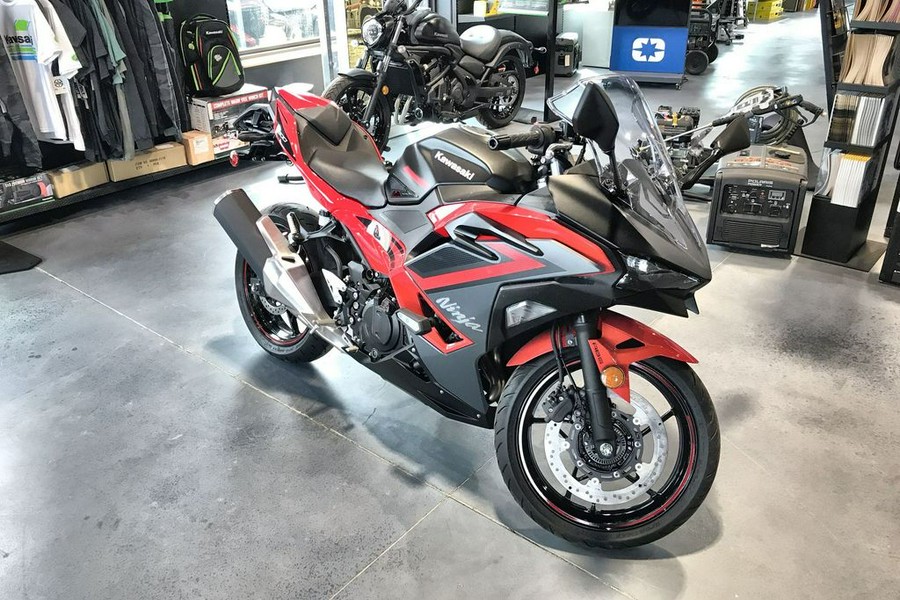 2025 Kawasaki Ninja® 500 SE ABS