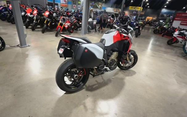 2025 Ducati MULTISTRADA V4 RS