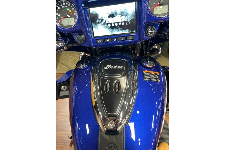 2024 Indian Motorcycle RoadmasterÂ® Limited with PowerBand Audio Package