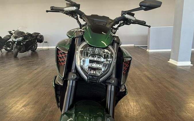 2024 DIAVEL V4 FOR BENTLEY