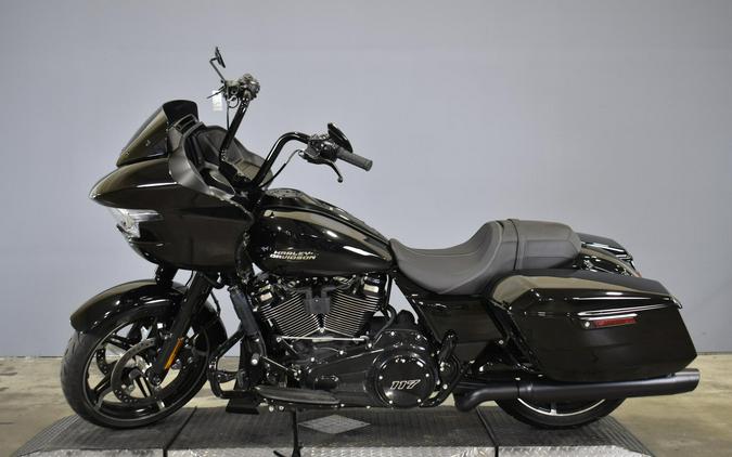 2026 Harley-Davidson Road Glide Vivid Black Black Trim