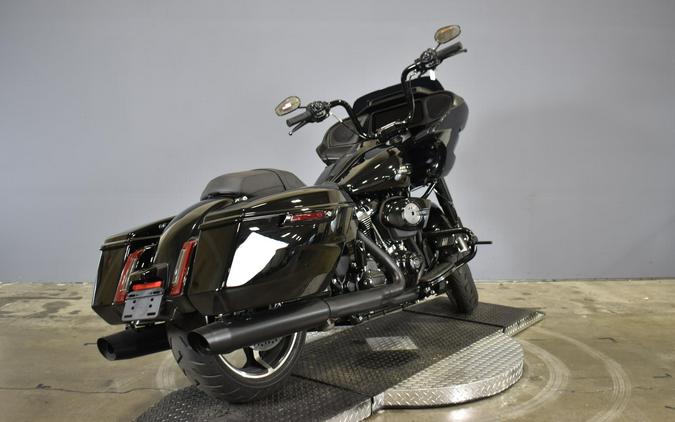 2026 Harley-Davidson Road Glide Vivid Black Black Trim