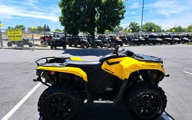 2023 Can-Am® OUTLANDER 700 XT