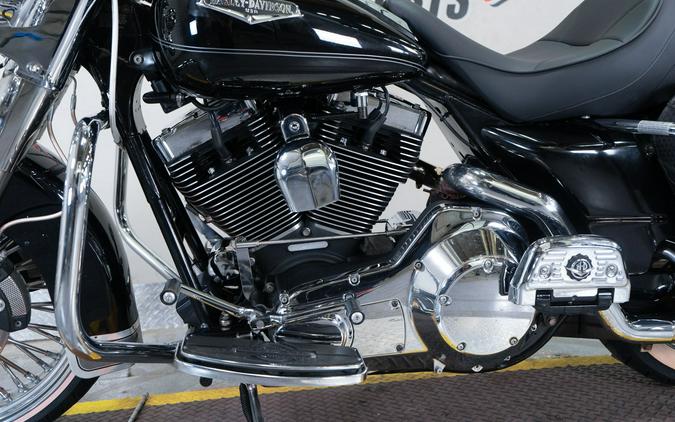 2004 Harley-Davidson FLHRCI Road King® Classic