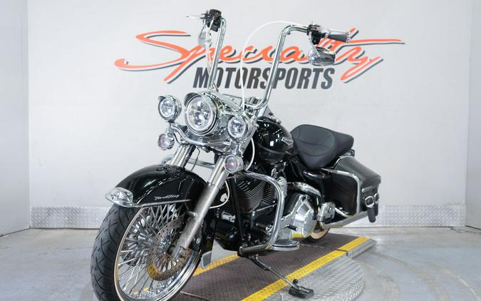 2004 Harley-Davidson FLHRCI Road King® Classic