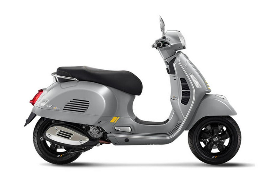 2022 Vespa GTS Super 300 Tech