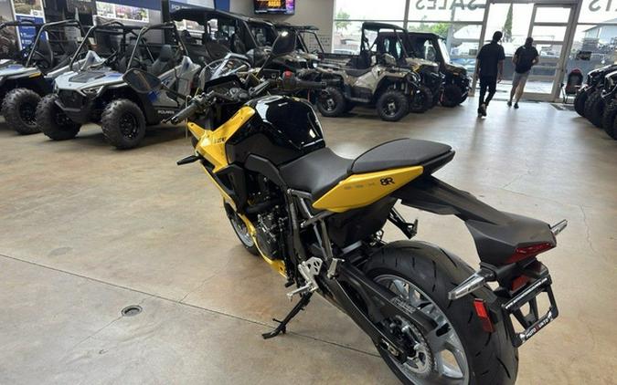 2025 Suzuki GSX800FRQM5 8R