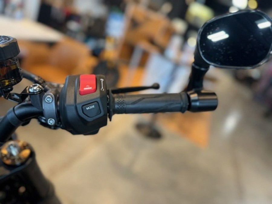 2025 Yamaha XSR 900 CA