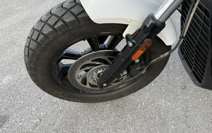 2019 Indian Motorcycle® Scout® Bobber ABS White Smoke