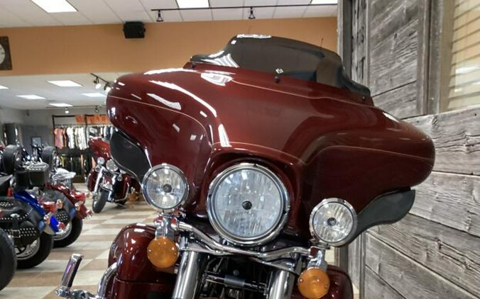 2010 Harley-Davidson® Electra Glide® Ultra Classic® Red Hot Sunglo
