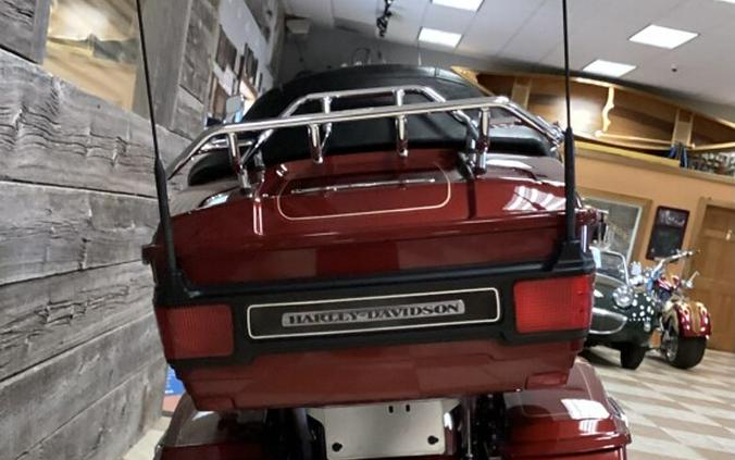 2010 Harley-Davidson® Electra Glide® Ultra Classic® Red Hot Sunglo