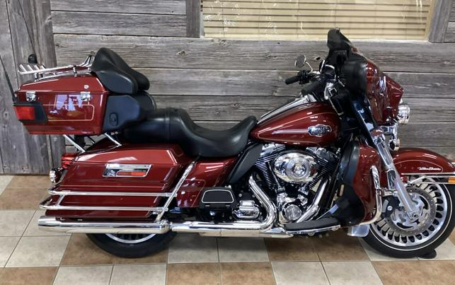 2010 Harley-Davidson® Electra Glide® Ultra Classic® Red Hot Sunglo