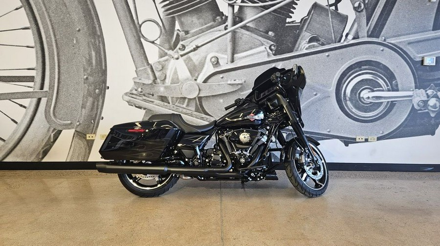 2025 Harley-Davidson® FLHX - Street Glide®