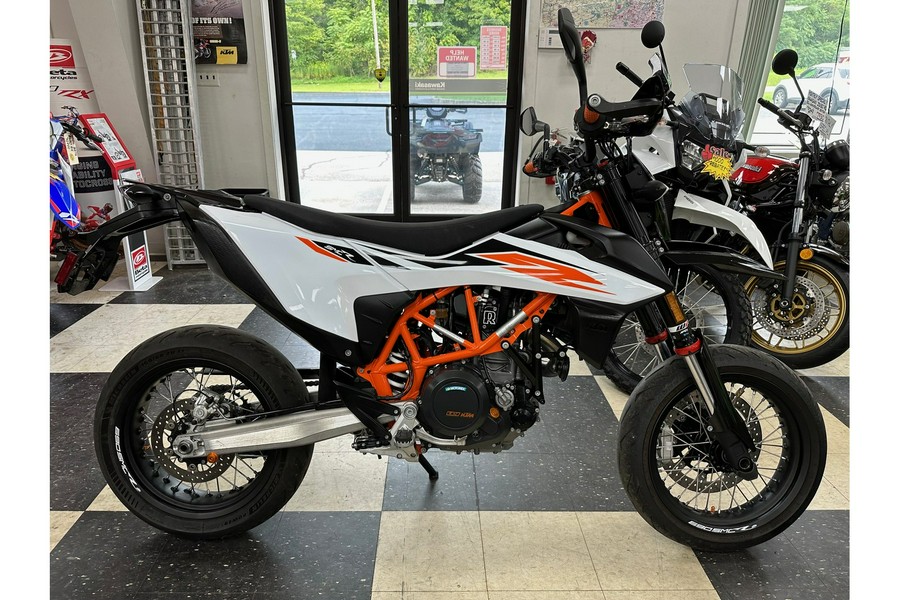 2019 KTM 690 SMC R SUPERMOTO