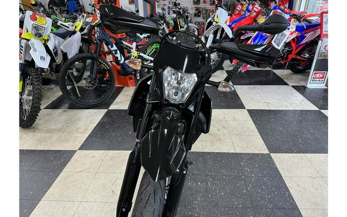 2019 KTM 690 SMC R SUPERMOTO