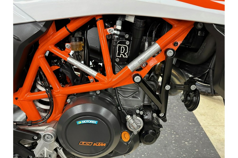 2019 KTM 690 SMC R SUPERMOTO