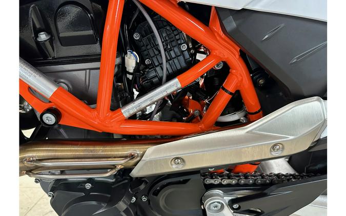 2019 KTM 690 SMC R SUPERMOTO