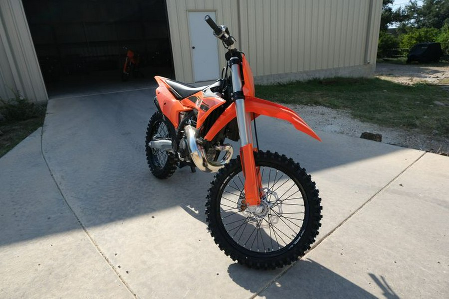 New 2025 KTM 300 SX ORANGE