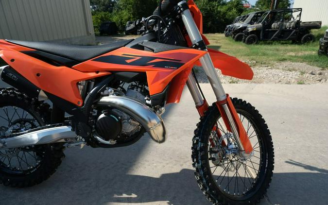 New 2025 KTM 300 SX ORANGE