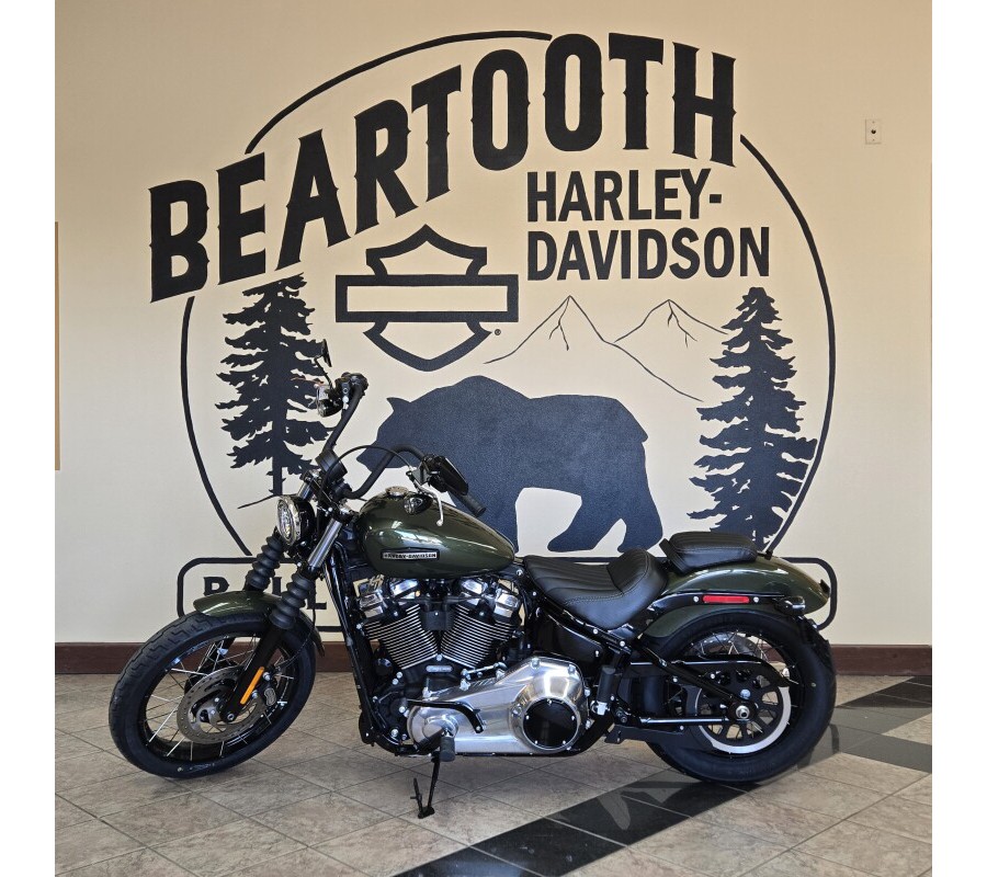 2026 Harley-Davidson® Street Bob® Olive Steel Metallic - Chrome w/Laced Wheels