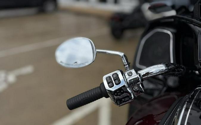 2025 Indian Motorcycle® Pursuit® Limited 112 w/PowerBand Audio Heavy Metal with Black Metallic